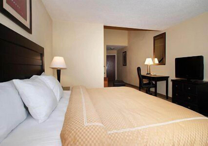 Bedroom 3, Comfort Suites South Bend near Casino, Saint Joseph