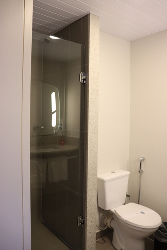 Bathroom 4, Ibis Guaxupe, Guaxupé