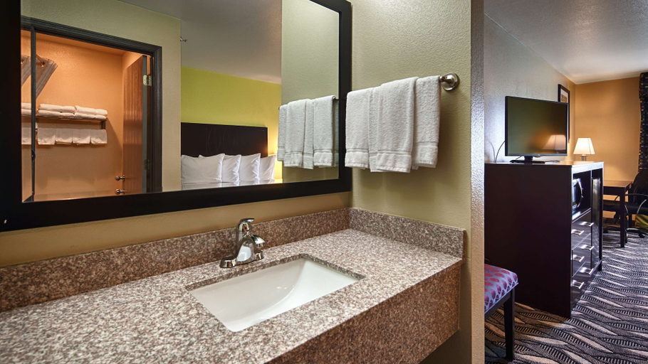 Bathroom 4, Best Western Mt.Vernon Inn, Lawrence
