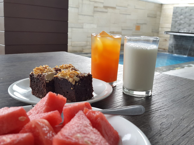 Food & Drinks 27