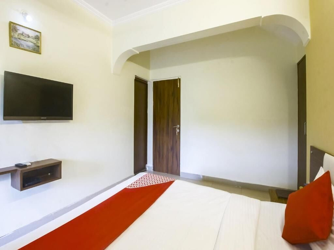 Bedroom 2, Basilica Holiday Home, Pune