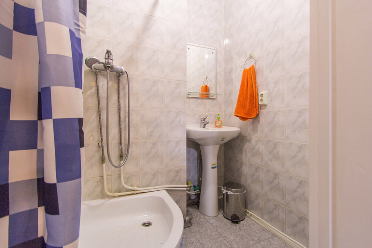 Bathroom 2, Red Sofa Hostel, Ekaterinburg gorsovet