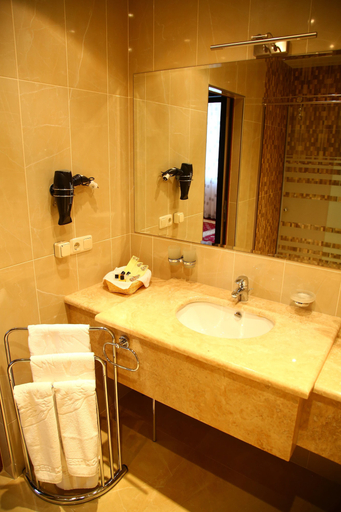 Bathroom 4, Multi Rest House