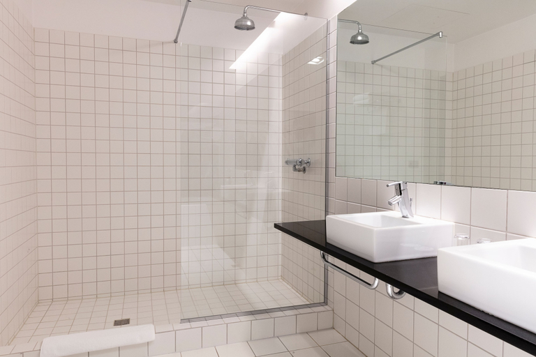 Bathroom 4, Radisson Blu 1919 Hotel, Reykjavik, Reykjavík