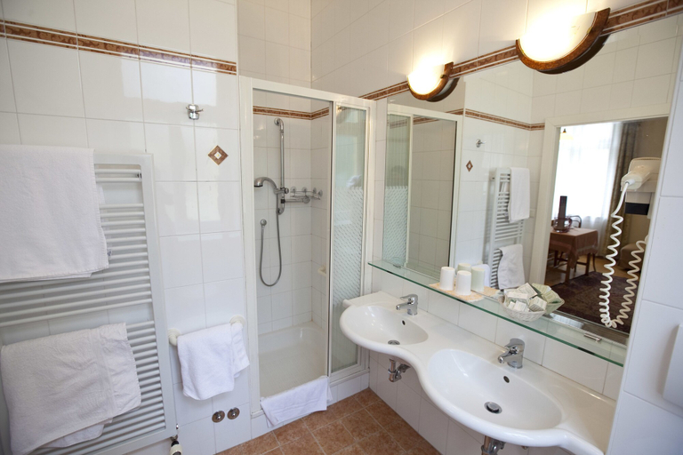 Bathroom 4, Hotel Westend, Bolzano