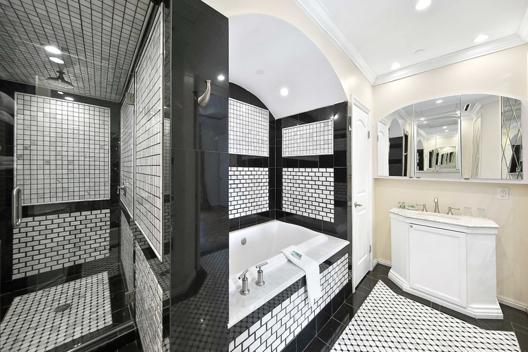 Bathroom 5, Fairmount Hotel, Bexar