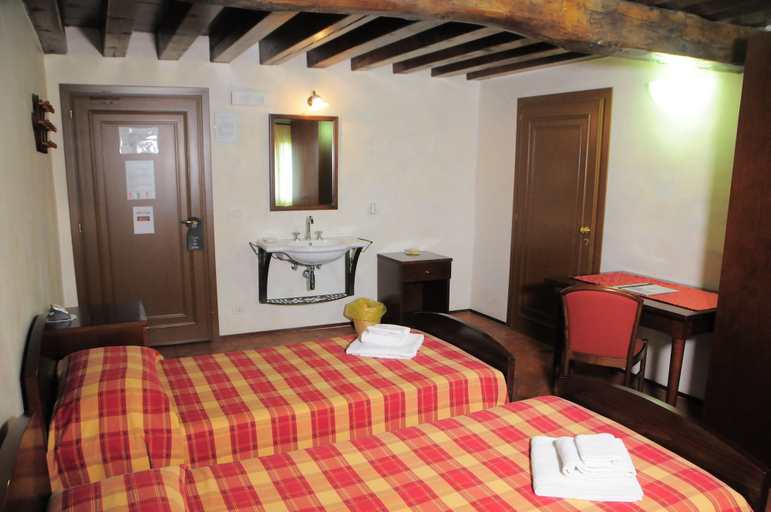 Bedroom 5, Hotel La Corte, Padua