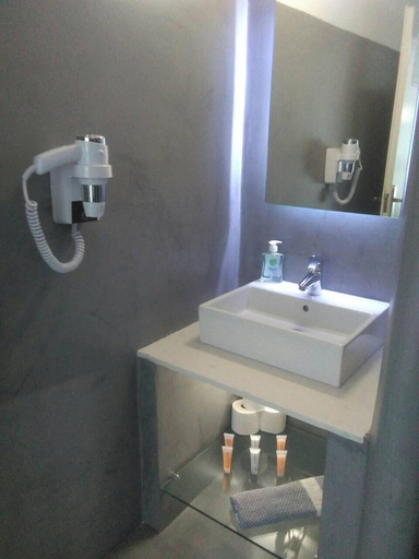 Bathroom 3, Apollon Village Hotel, South Aegean