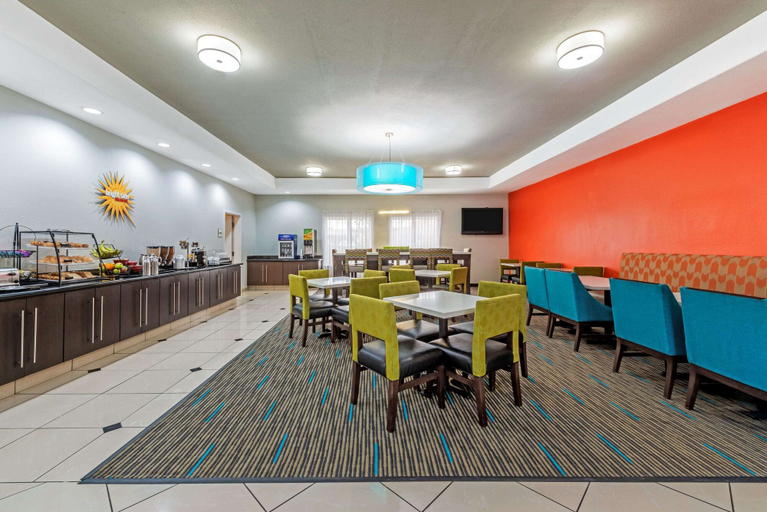 Food & Drinks 5, La Quinta Inn & Suites by Wyndham Orange, Orange