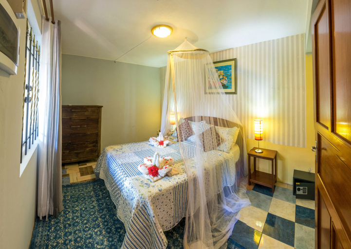 Bedroom 2, Sunset Villa, Black River