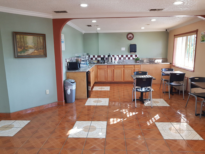 Food & Drinks 4, Budget Inn, Eastland