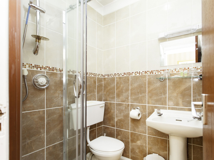 Bathroom 4, The Elmington Hotel, Torbay