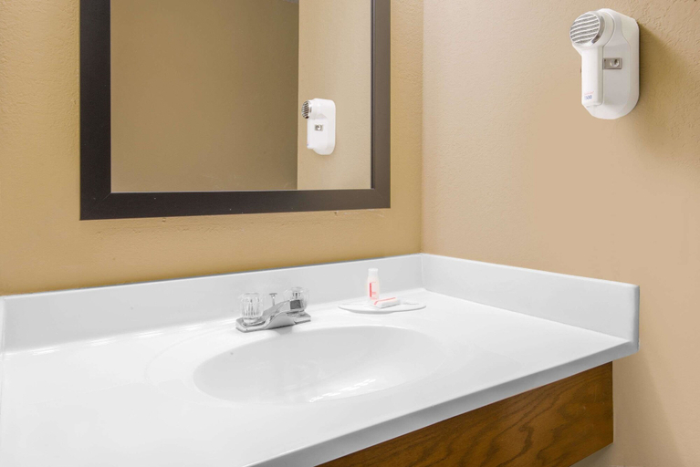 Bathroom 4, Super 8 by Wyndham Story City, Story