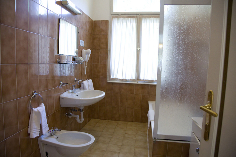 Bathroom 4, Hotel Westend, Bolzano