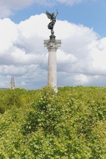 Others 5, Château Trompette, Gironde
