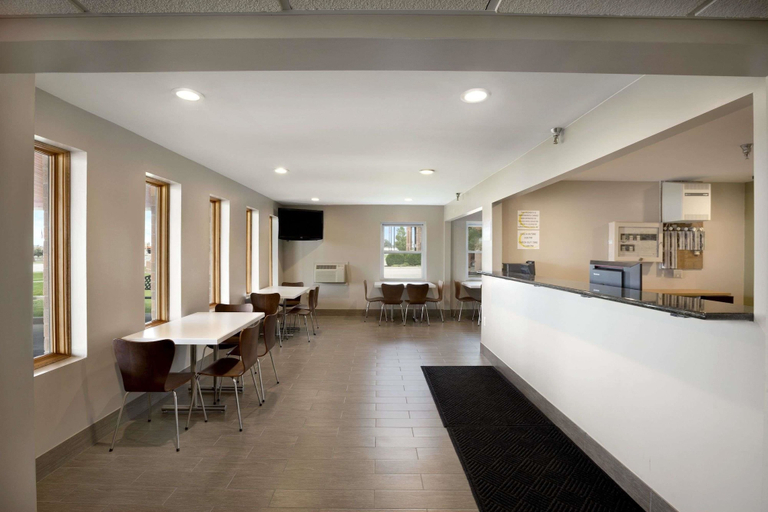 Others 5, Super 8 by Wyndham Tuscola, Douglas