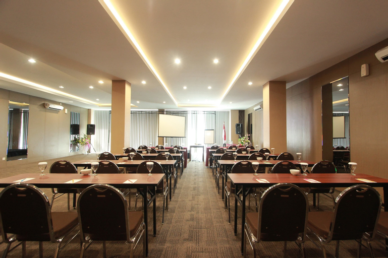 Business Facilities 5, Viva Hotel Kediri,Azana Hotels Collection, Kediri