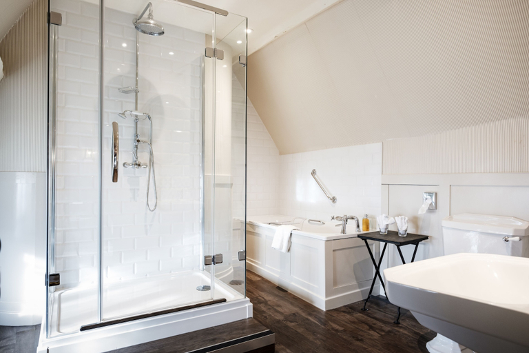 Bathroom 4, Bay Tree Hotel, Oxfordshire