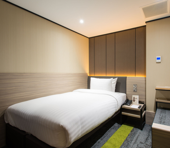Bedroom 2, Aerotel London Heathrow Airport Terminal 2-3, London