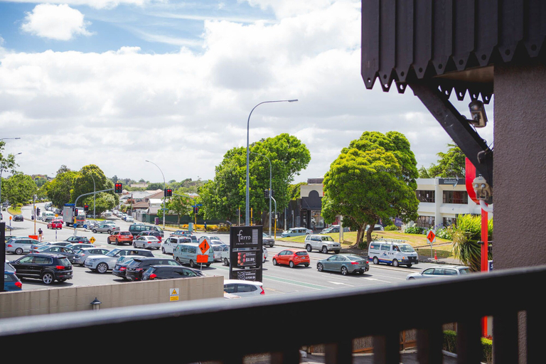 Others 5, Knights Inn, Waitakere