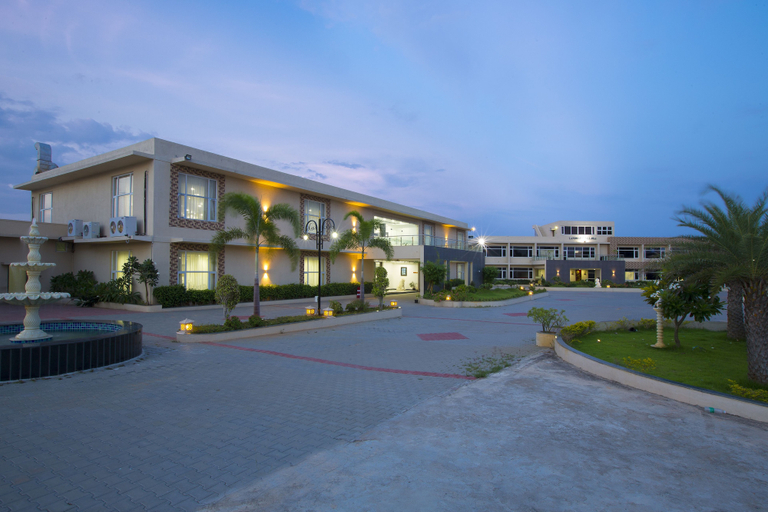 Exterior & Views 2, Landmark Pallavaa Beach Resort, Kancheepuram