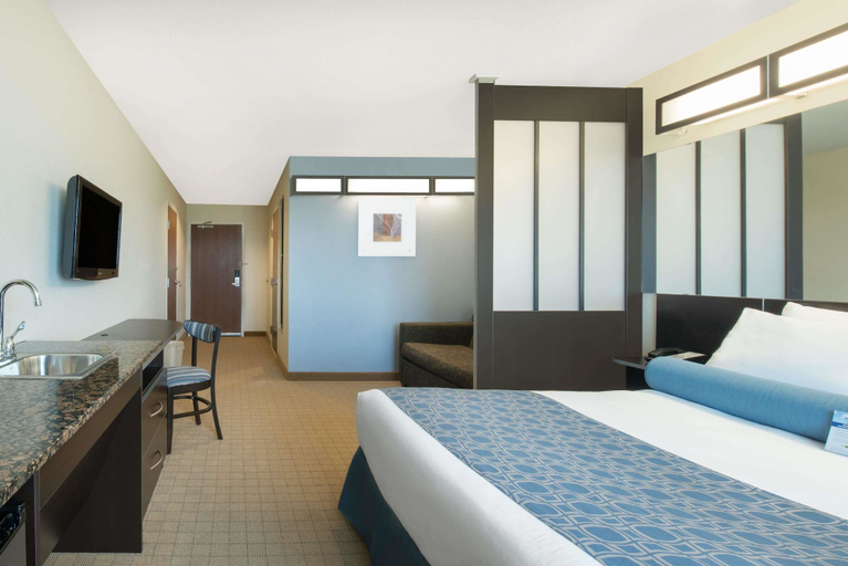 Bedroom 3, Microtel Inn & Suites by Wyndham Stanley, Mountrail
