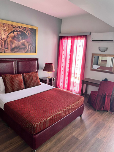 Bedroom 2, Hotel Queens Leriotis, Attica