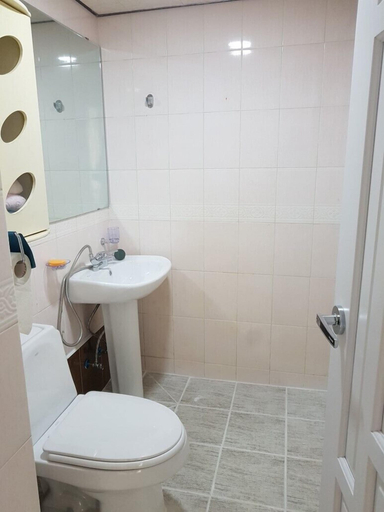 Bathroom 4, B House, Ongjin