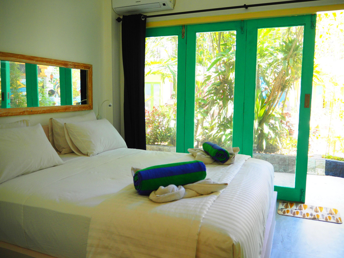 Bedroom 2, Dragon Dive Komodo Dive Resort, West Manggarai