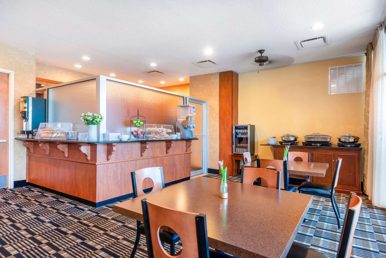 Food & Drinks 5, Clarion Inn Ormond Beach at Destination Daytona, Volusia