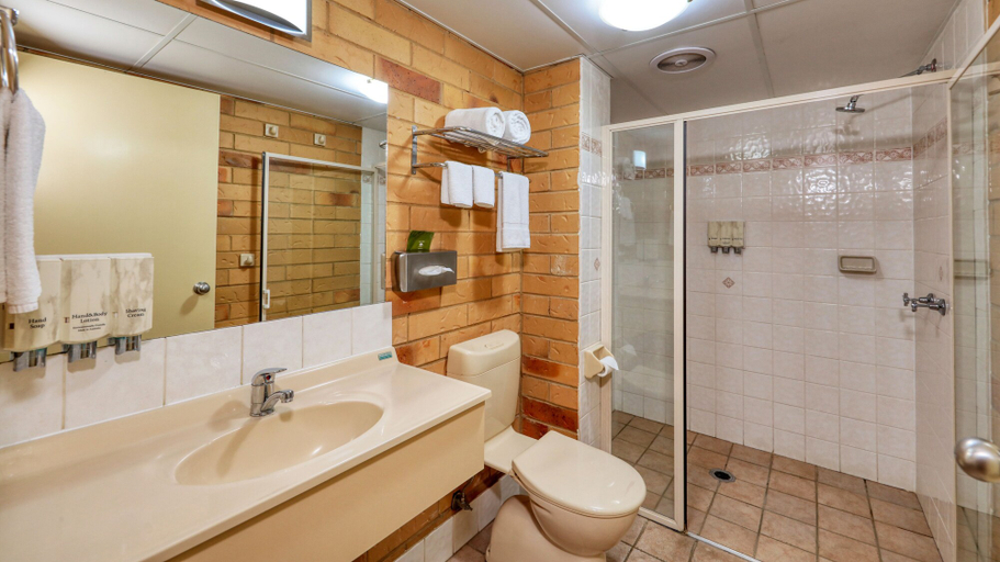 Bathroom 4, North Parkes Motel, Parkes