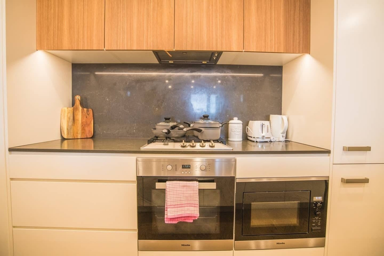 Others 5, Modern 2bed2bath APT at Neutral Bayparking+wifi, Sydney