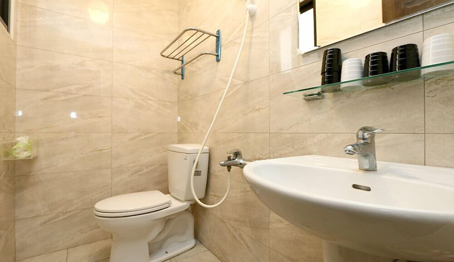 Bathroom 3, Luckystar B&B, Yilan