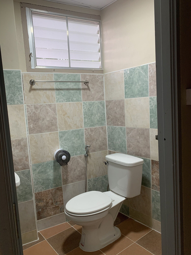 Bathroom 4, Achcha - MRT Itsaraphap Station, Thon Buri