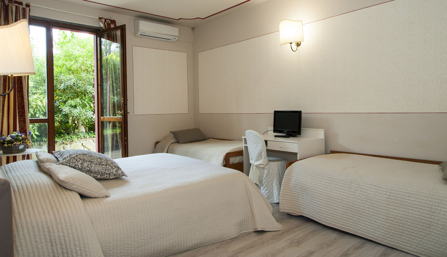 Bedroom 4, Hotel Monti, Pistoia