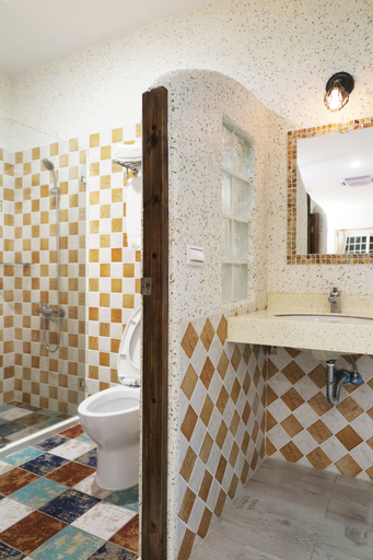 Bathroom 4, Sin Sin Hotel III, Pingtung