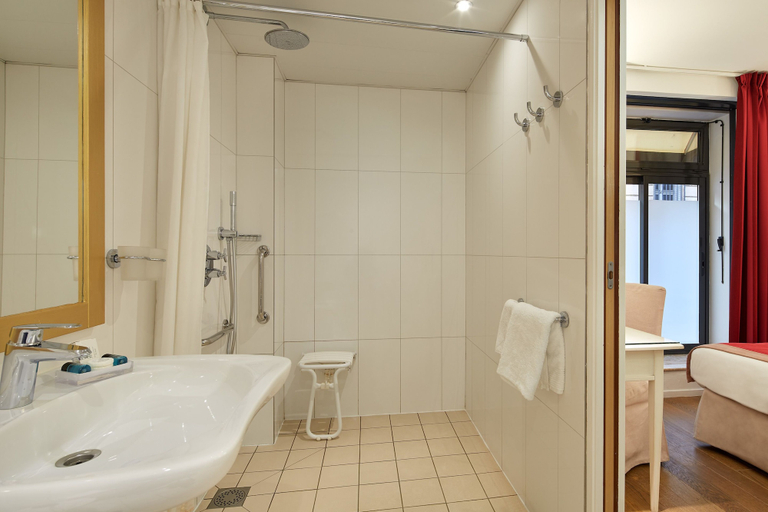 Bathroom 4, Austin's Arts et Métiers Hôtel, Paris