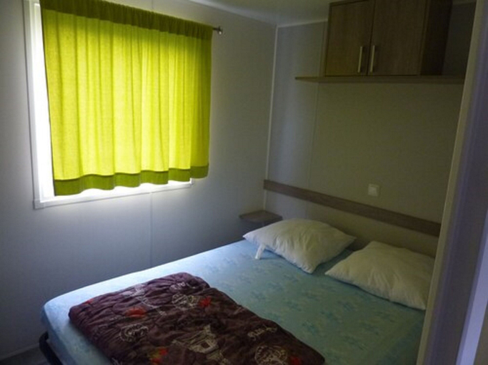 Bedroom 3, Camping Pommiers des Trois Pays, Pas-de-Calais