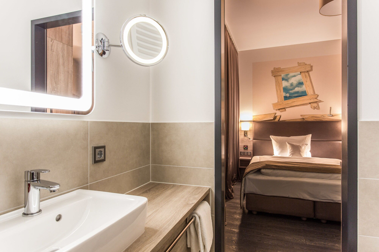 Bathroom 5, STAY! Hotel Boardinghouse, Hamburg