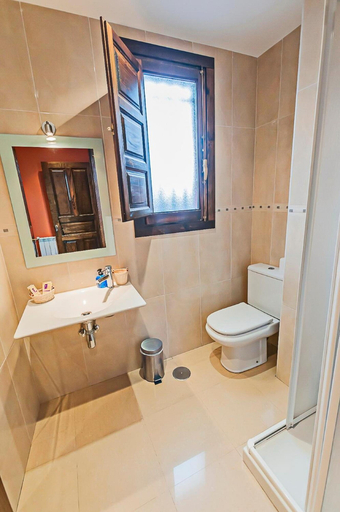 Bathroom 3, Hotel Rural Pajarapinta, León