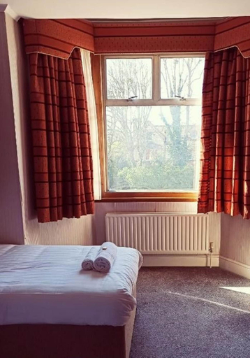 Bedroom 3, Crystal Hotel, Cambridgeshire