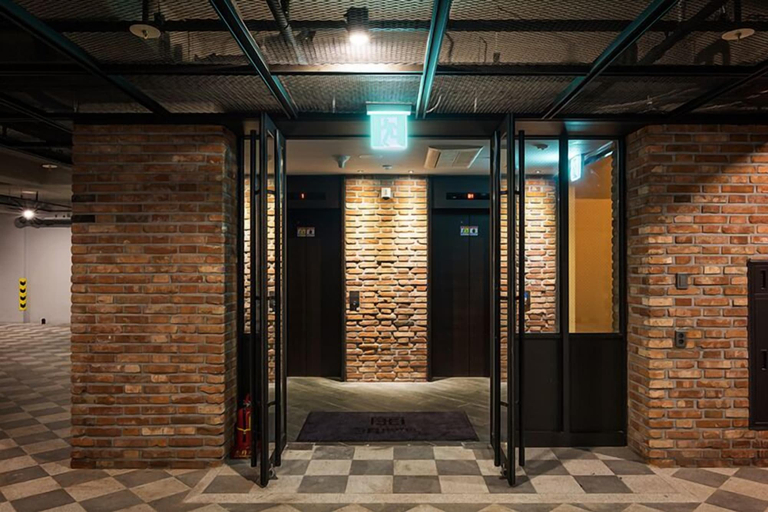 Others 5, Hotel March, Daedeok