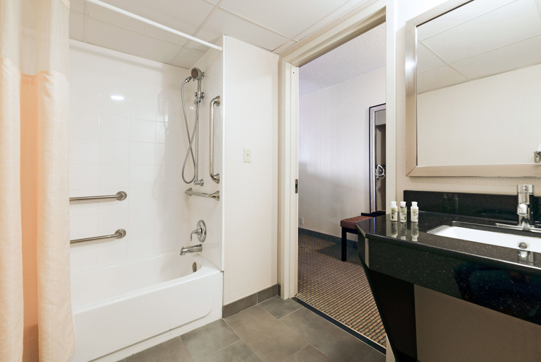 Bathroom 5, Days Inn by Wyndham Plattsburgh, Clinton