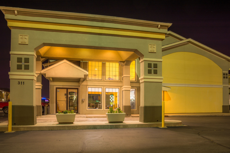 Exterior & Views 2, Super 10 I-40 and Meridian/Oklahoma City/Fairgrounds/OKC Airport, Oklahoma