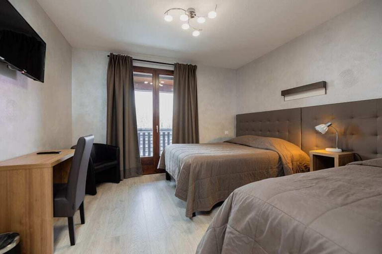 Bedroom 2, Hotel d'Ornex, Ain