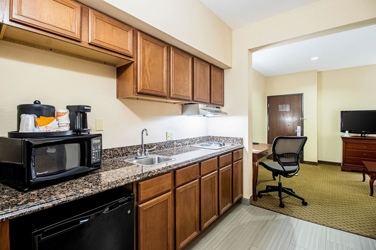 Others 5, Quality Inn & Suites Robstown, Nueces