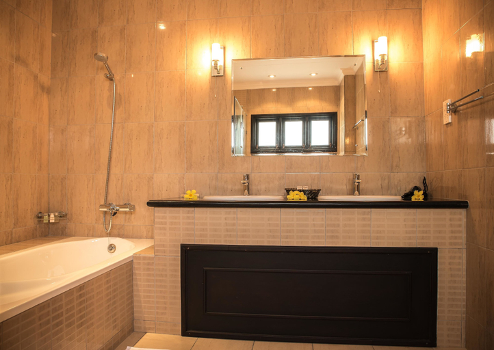 Bathroom 4, Oasis Hotel Restaurant & Spa