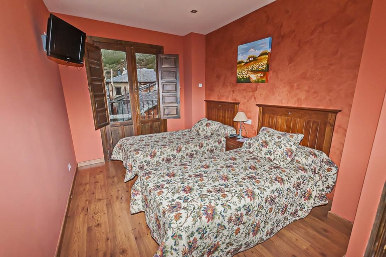 Bedroom 2, Hotel Rural Pajarapinta, León