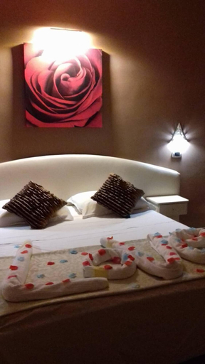 Bedroom 3, Hotel LePinède, Napoli