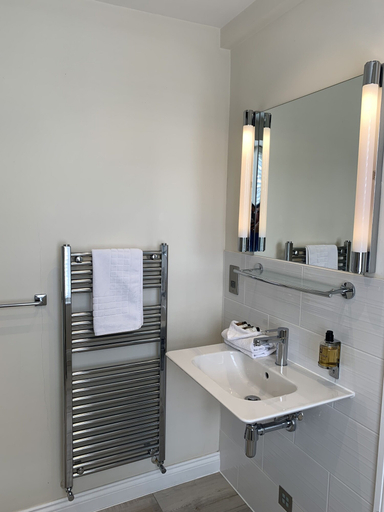 Bathroom 3, Foyles of Glasbury, Powys